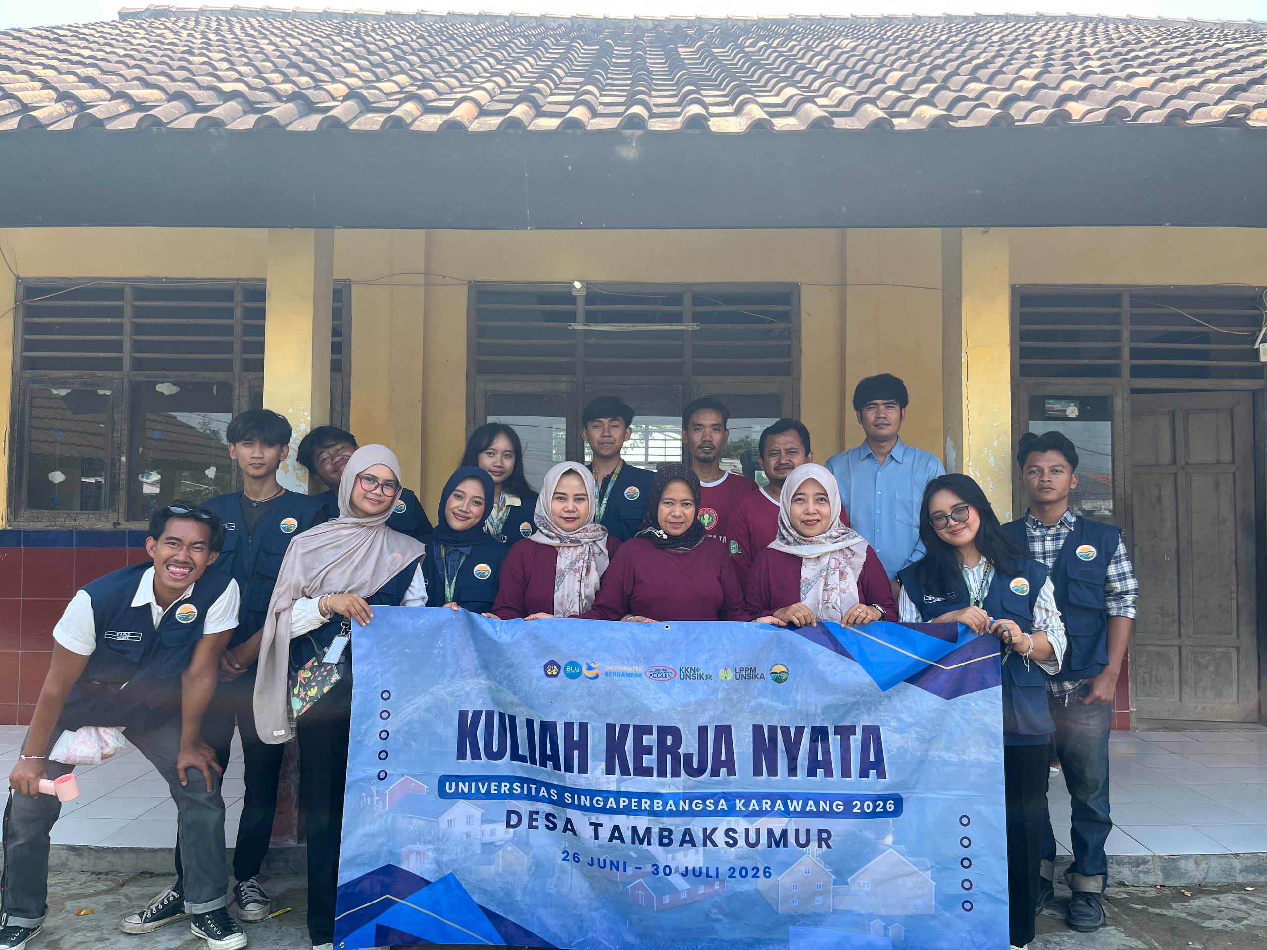 Foto KKN UNSIKA & Perangkat Sekolah SDN Tambaksumur III